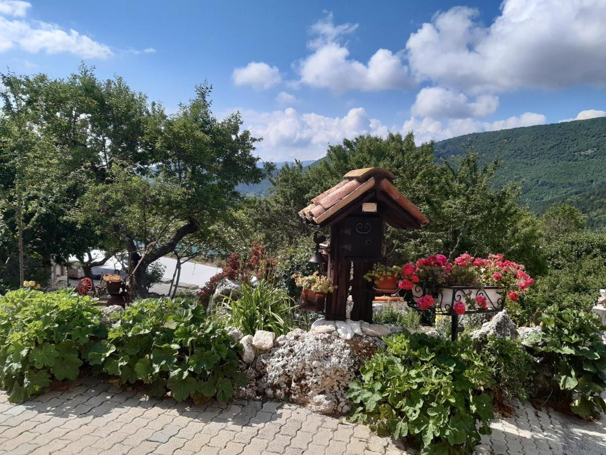 Bed and Breakfast Il Girasole Castelvecchio Calvisio Zewnętrze zdjęcie